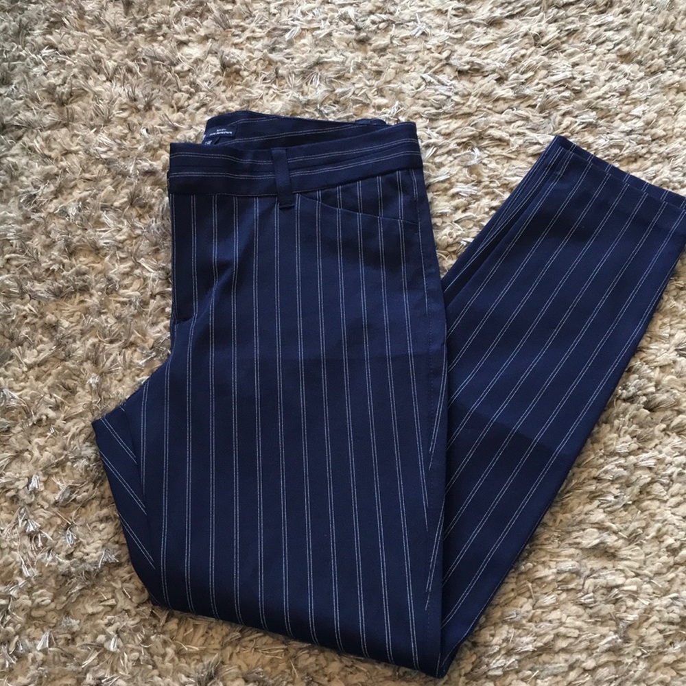 NWOT Gap Slim City trousers. Generous stretch.